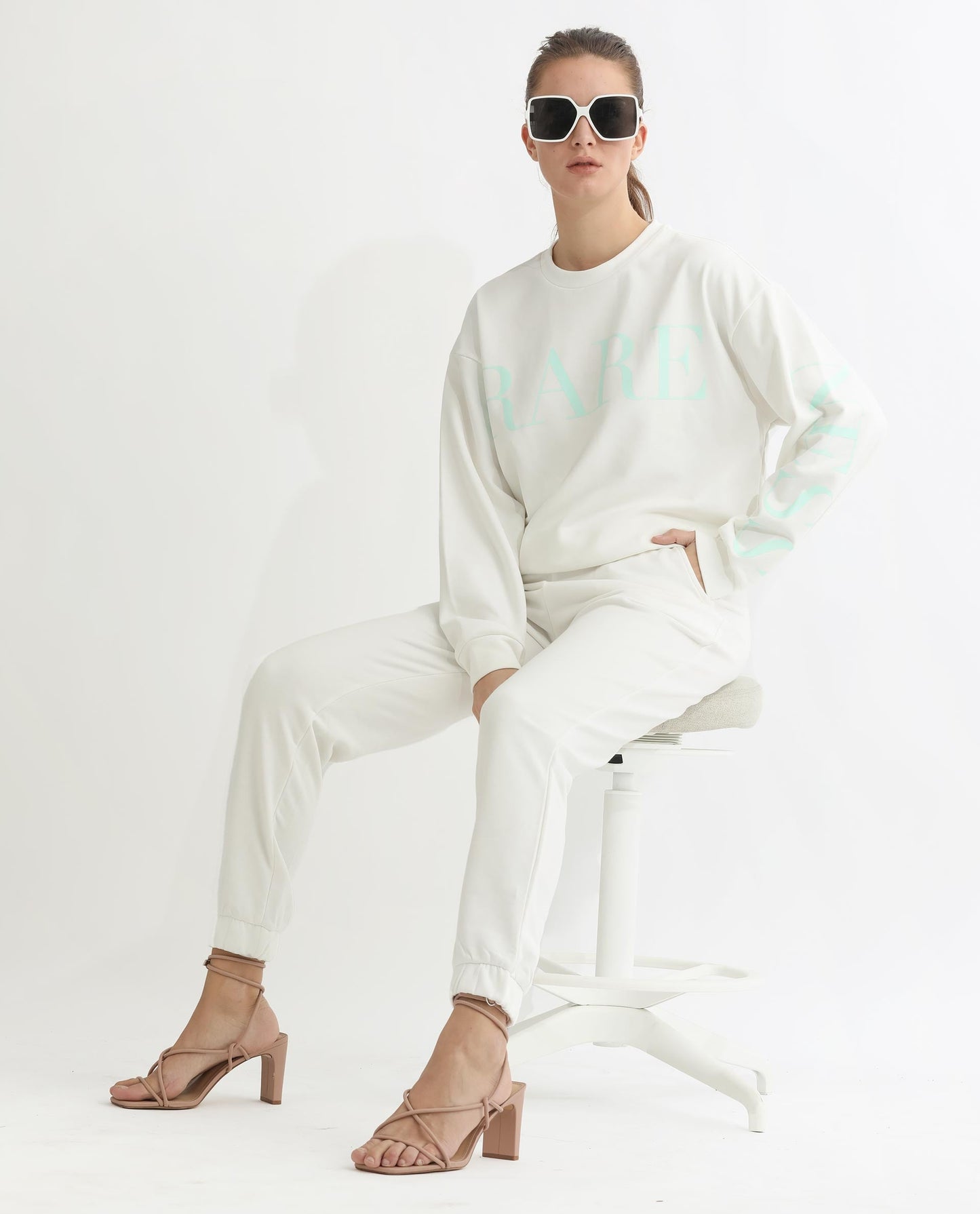 Rareism Articale Women Terac T Off White Poly Cotton Fabric Drawstring Closure Regular Fit Plain Ankle Length Track Pant
