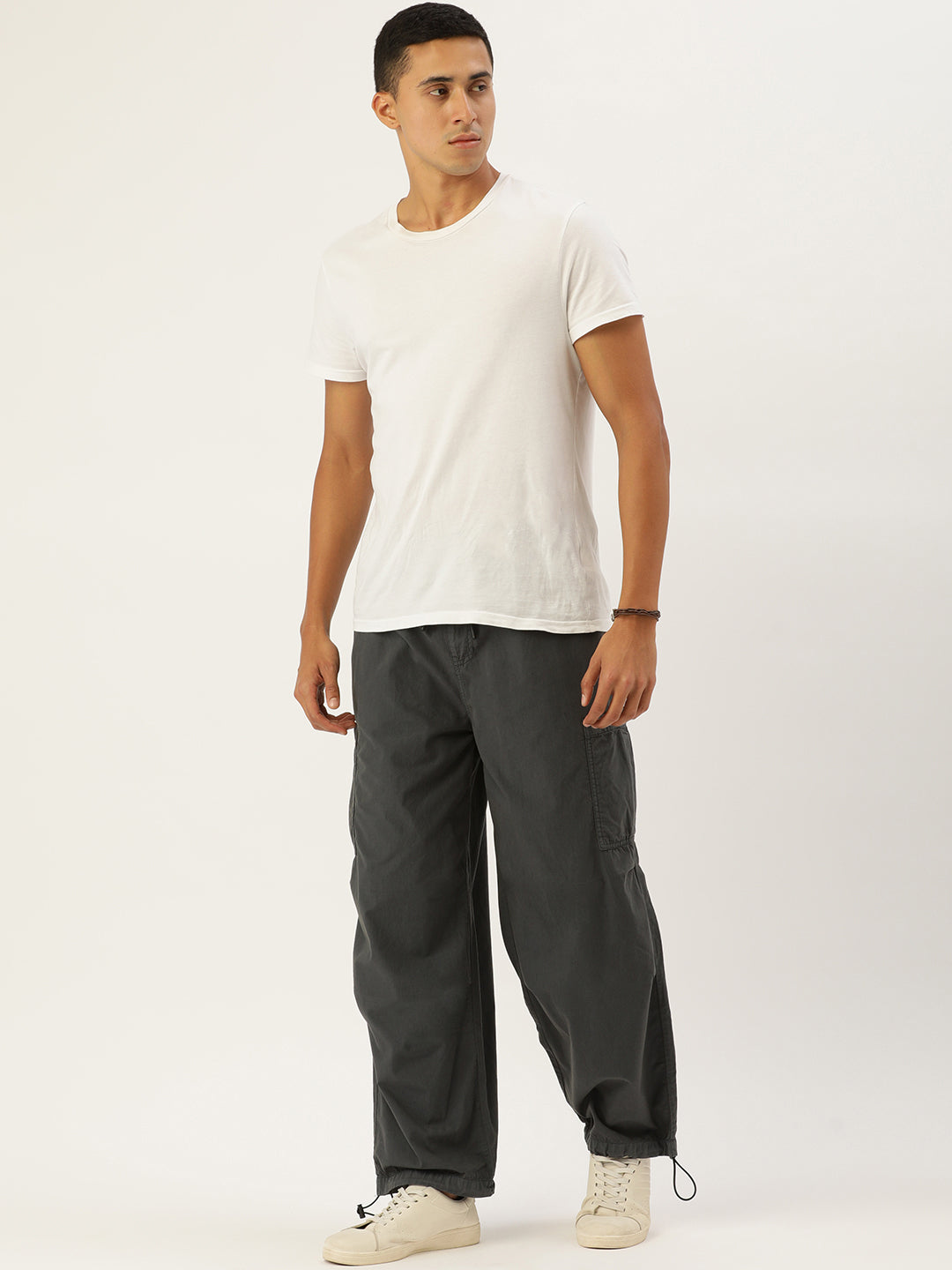 Men Dark Grey Parachute Fit Solid Cargo Trouser
