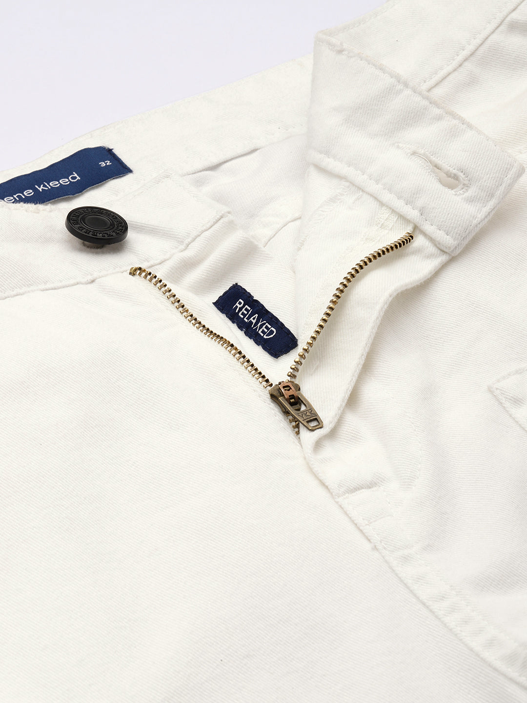 Men White Overdyed Relaxed Fit Solid Cargo Trouser