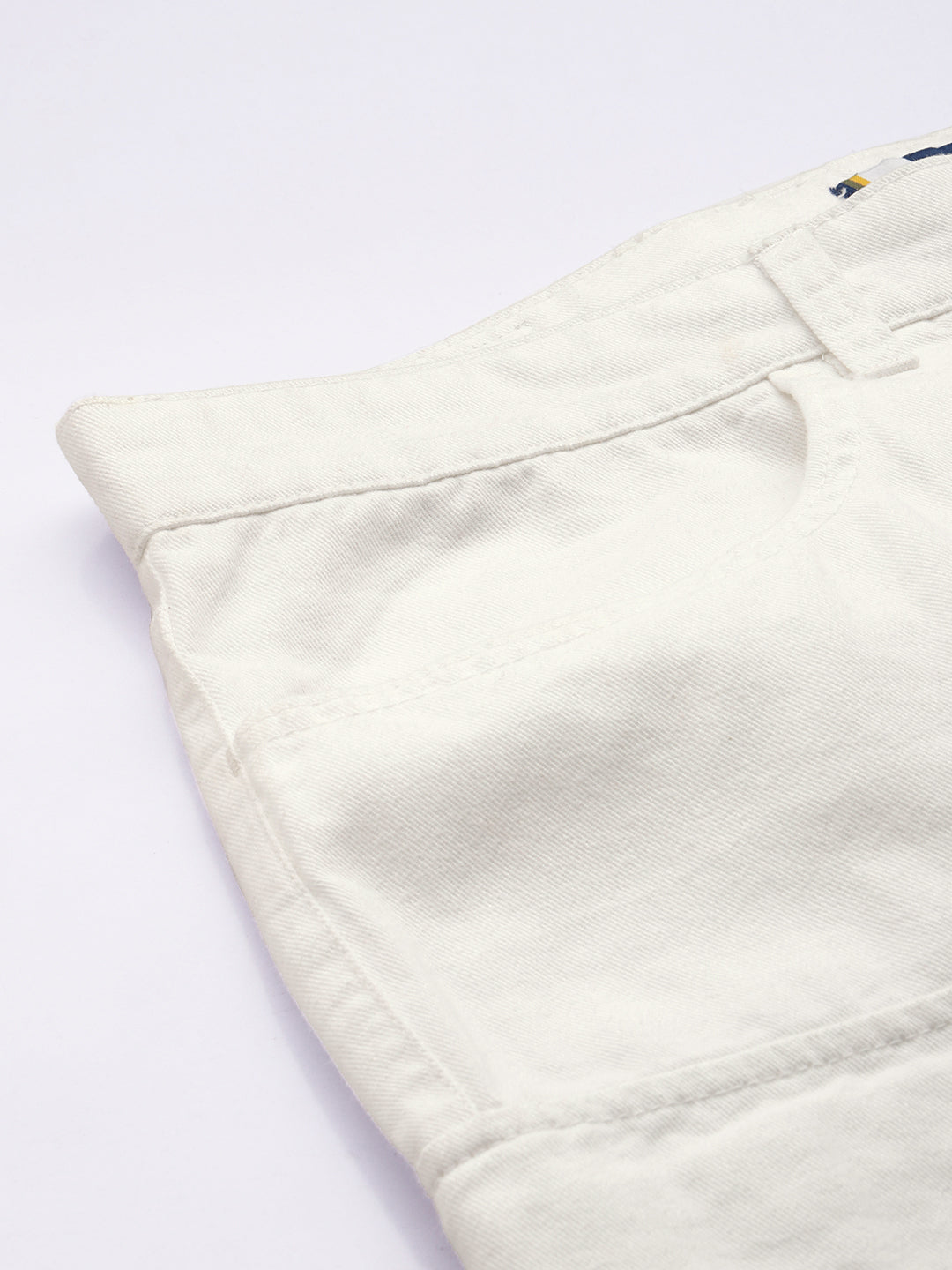 Men White Overdyed Relaxed Fit Solid Cargo Trouser