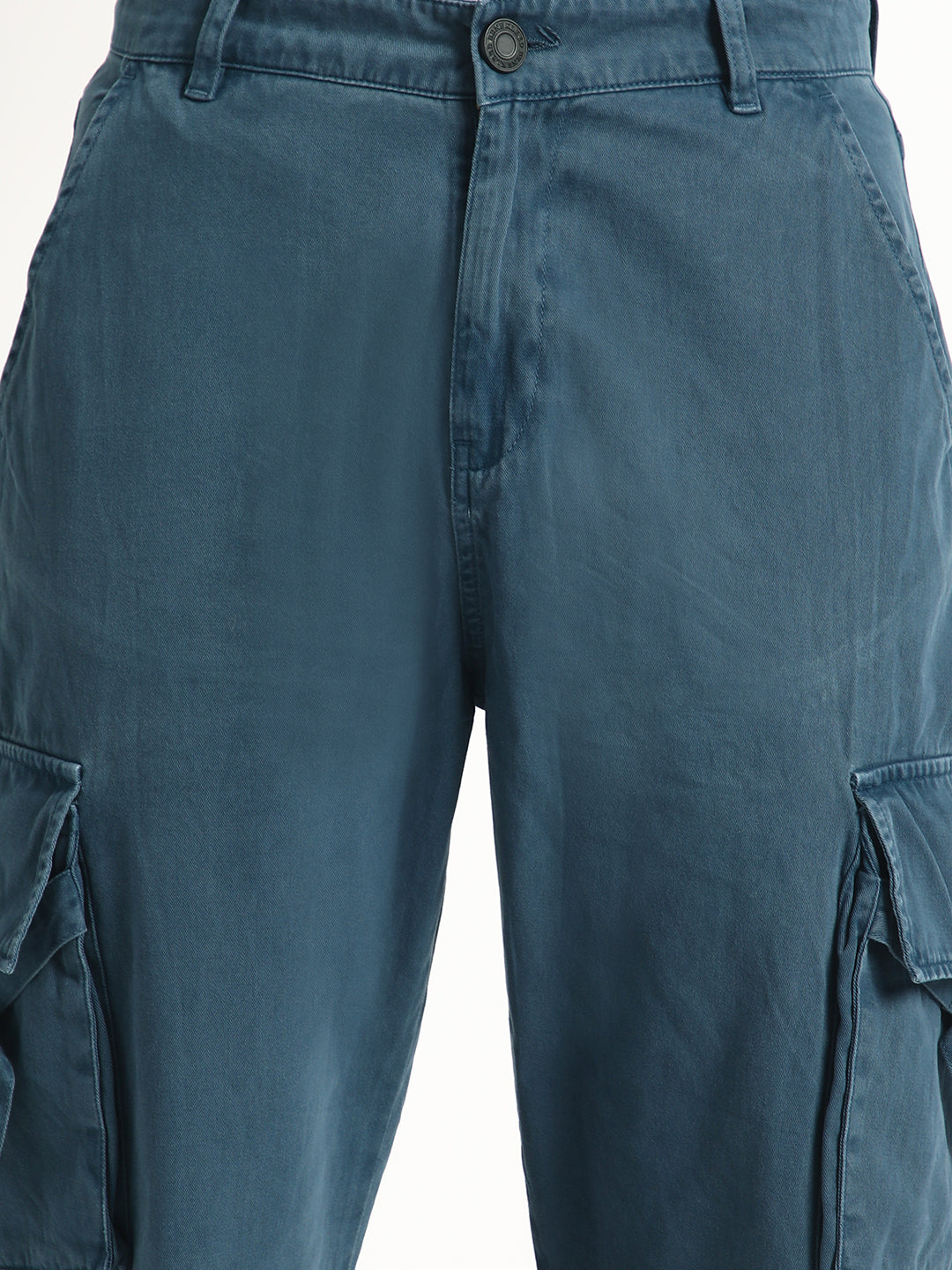 Men Dark Denim Loose Cropped Fit Solid Cargo Trouser