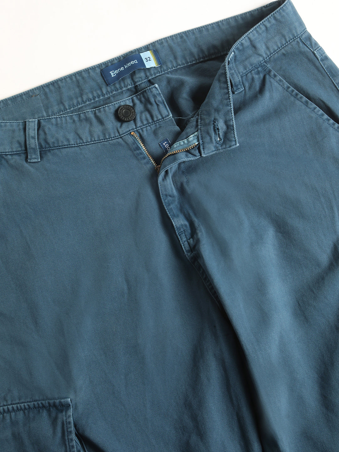 Men Dark Denim Loose Cropped Fit Solid Cargo Trouser